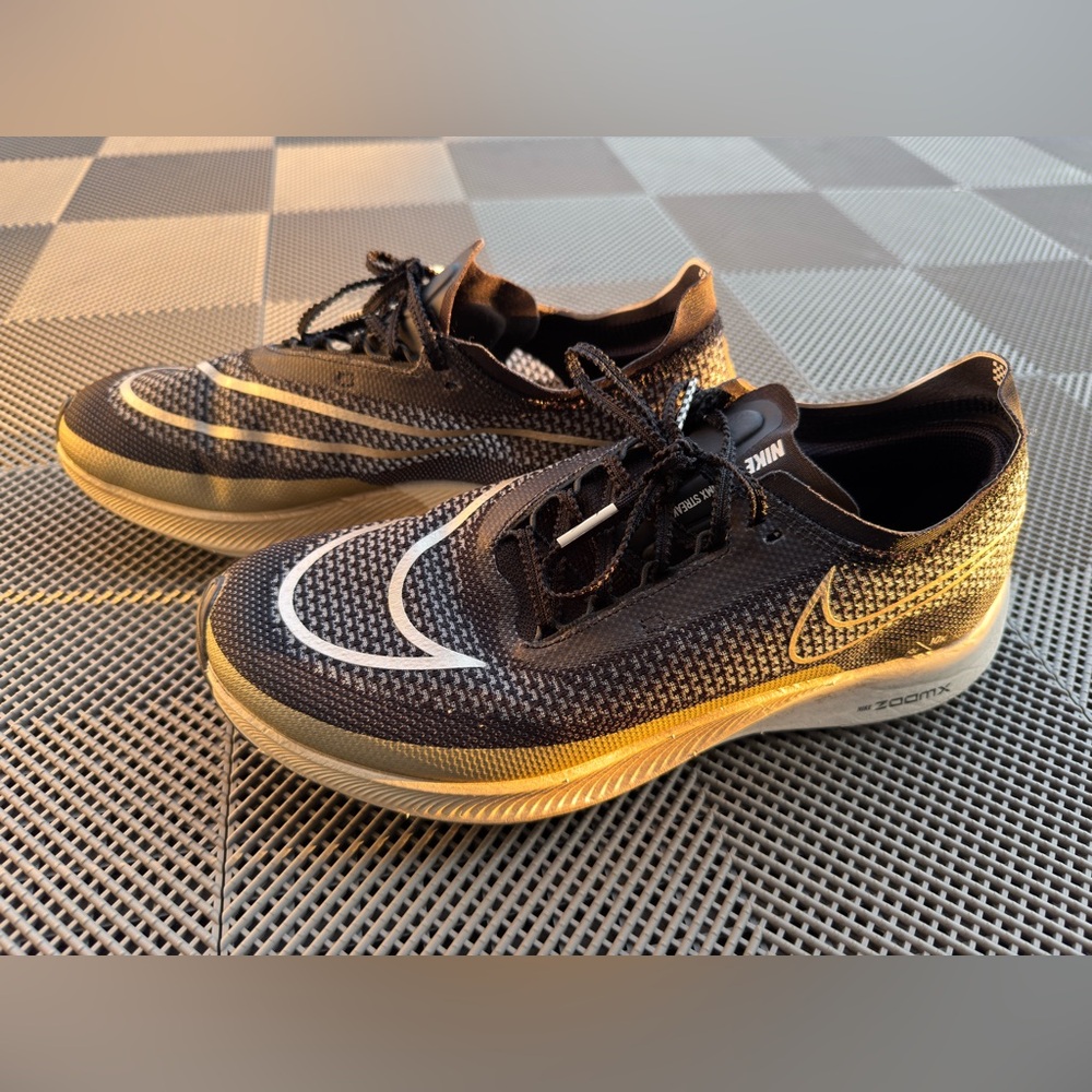 Nike ZoomX Streakfly with a Bonus!
